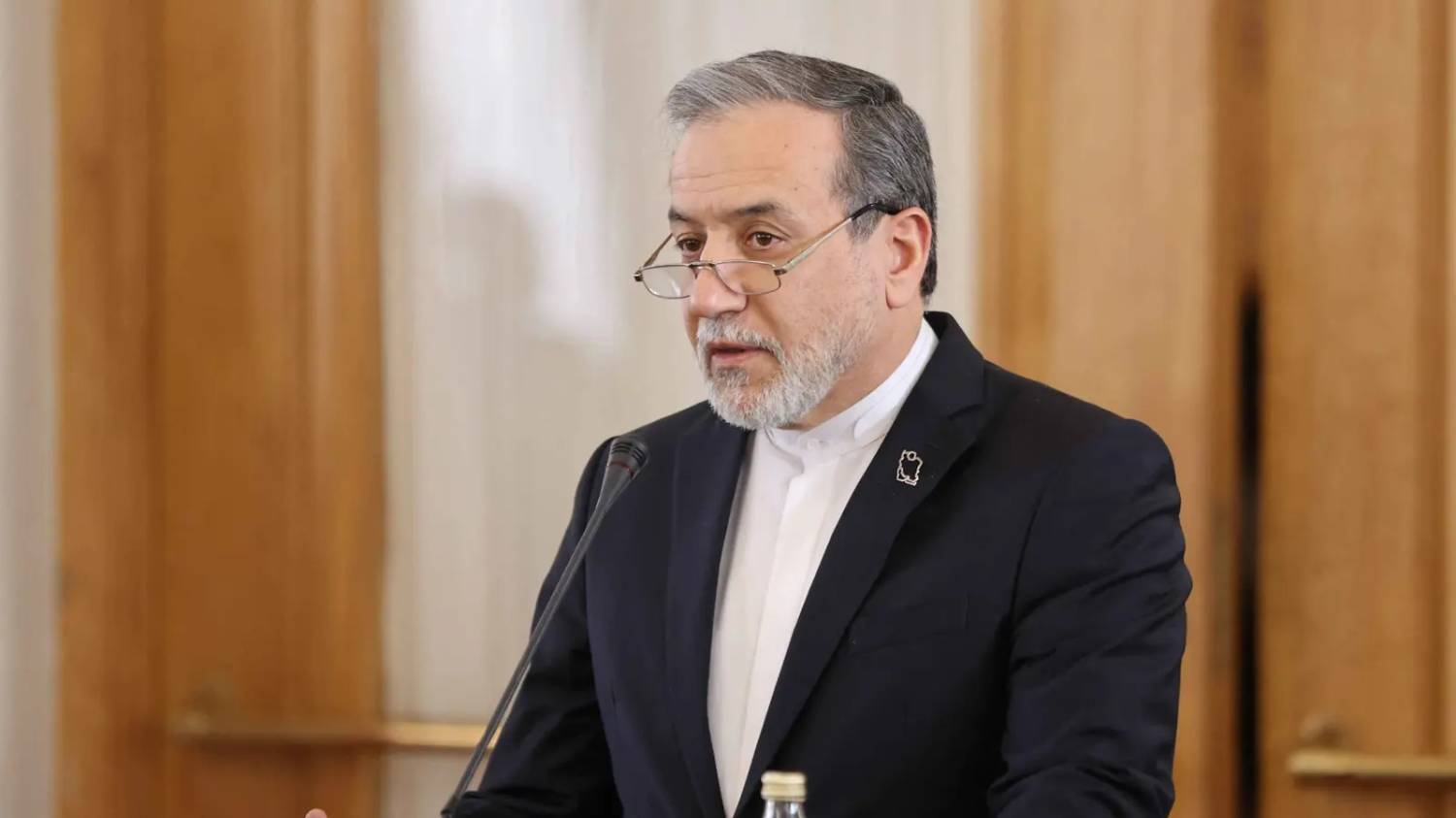 دیپلماسی اقتصادی راهبرد وزارت خارجه برای بی اثر سازی تحریمها دیپلماسی اقتصادی راهبرد وزارت خارجه برای بی اثر سازی تحریمها