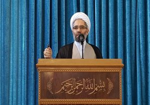 ملت همواره در مسیر عزت و استقلال پیش می رود