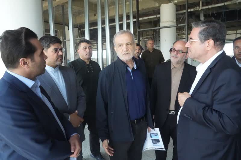رئیس‌جمهور از روند احداث بیمارستان ۴۵۰ تخت‌خوابی شهید بهشتی ارومیه بازدید کرد