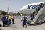 از سرگیری پروازهای بازگشت حجاج به کشور با فرود نخستین هواپیما در مشهد