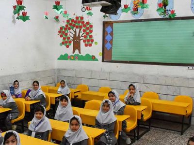 ۳۰۰ هزار معلم بلاتکلیف در کشور داریم