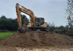 توقیف بیل مکانیکی و جلوگیری از برداشت غیرمجاز خاک در فومن