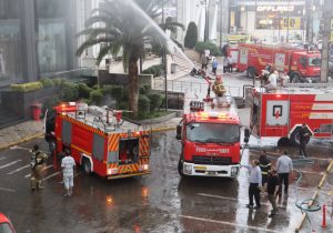 آتش سوزی گسترده در یکی از بزرگترین فروشگاههای لباس چالوس