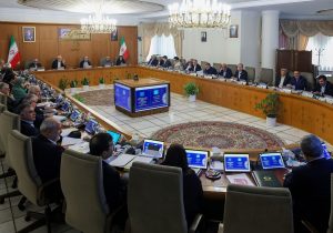 عدهای با تخریب دولت و رئیسجمهور، کشور را فدای تفکرات جناحی میکنند