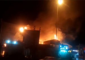 آتشسوزی مهیب در جاده بابل – قائمشهر / چند واحد تجاری در کام آتش