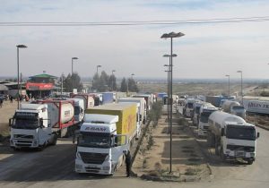 توافقات جدید گمرکات ایران و جمهوری آذربایجان برای کاهش ترافیک کامیون‌ها در مرز آستارا