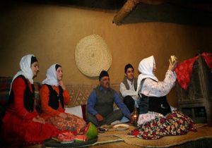 چله‌شو گیلانیان؛ فال هندوانه تا پیش‌بینی برکت جوی با رنگ گاو