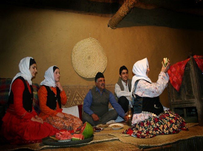 چله‌شو گیلانیان؛ فال هندوانه تا پیش‌بینی برکت جوی با رنگ گاو