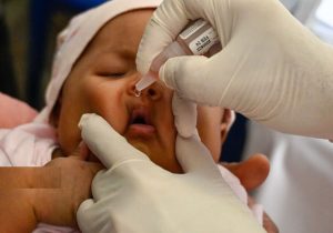 اجرای برنامه ملی پیشگیری از فلج اطفال با واکسن تولید داخل / پوشش ۷۵۰ هزار کودک زیر ۵ سال