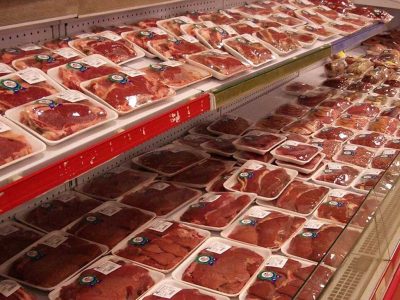 نیاز استان با واردات گوشت از کشورهای حاشیه دریای خزر تأمین می‌شود