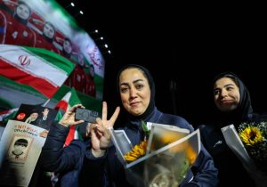 ایستادگی دختران فوتبال ایران در شرایط سخت