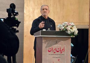 باید از هر صدایی که تفرقه ایجاد می‌کند بپرهیزیم