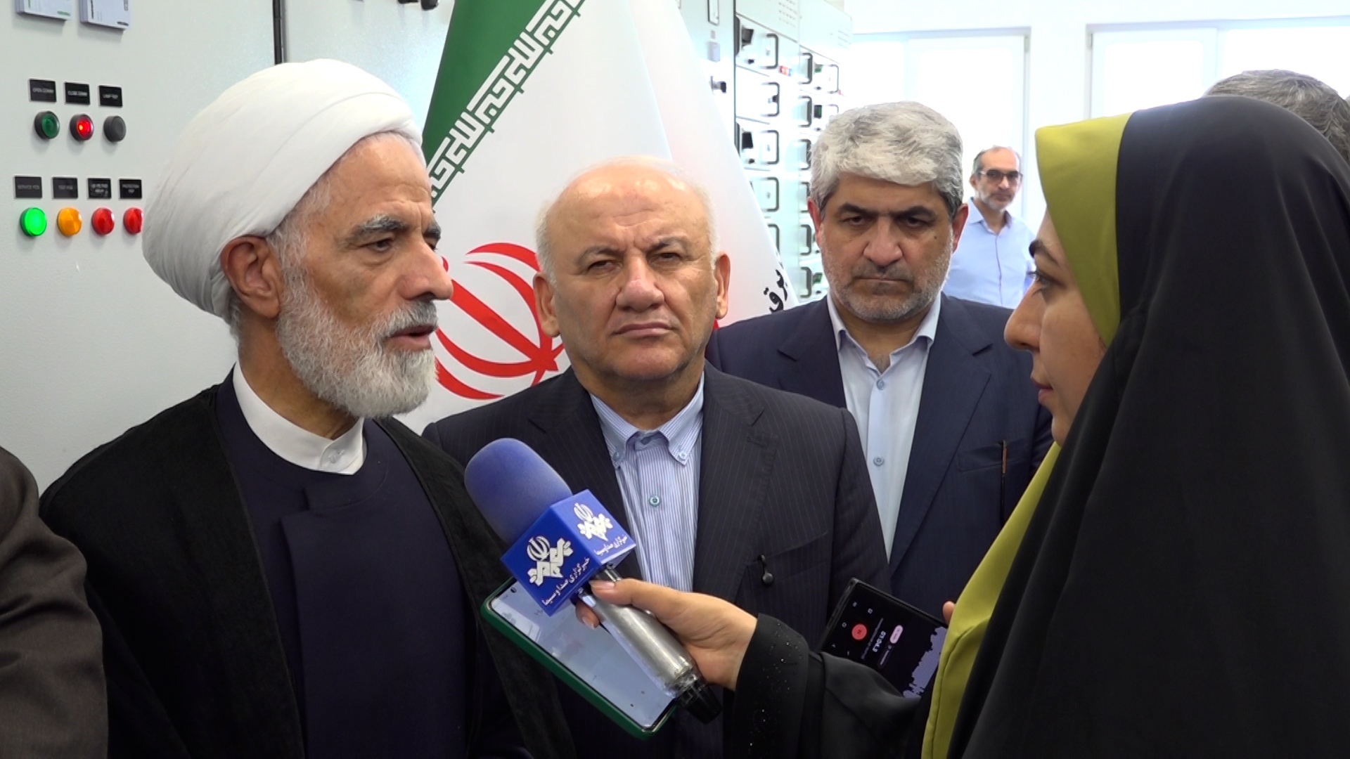 موانع حقوقی تولید و سرمایهگذاری را شناسایی و برطرف میکنیم موانع حقوقی تولید و سرمایهگذاری را شناسایی و برطرف میکنیم