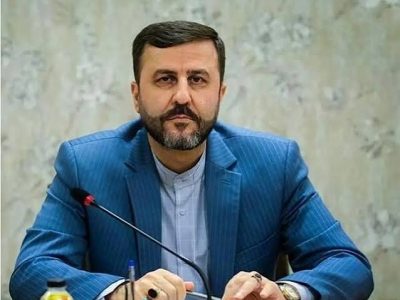 غریب آبادی: تفاهم ایران و عمان درباره ترتیبات تنگه هرمز در آستانه نهایی شدن است