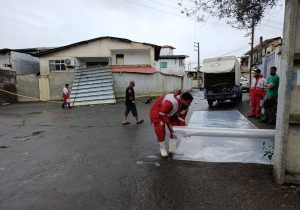 اعزام ۱۰ تیم امداد و نجات هلال‌احمر به مناطق سیل‌زده مازندران
